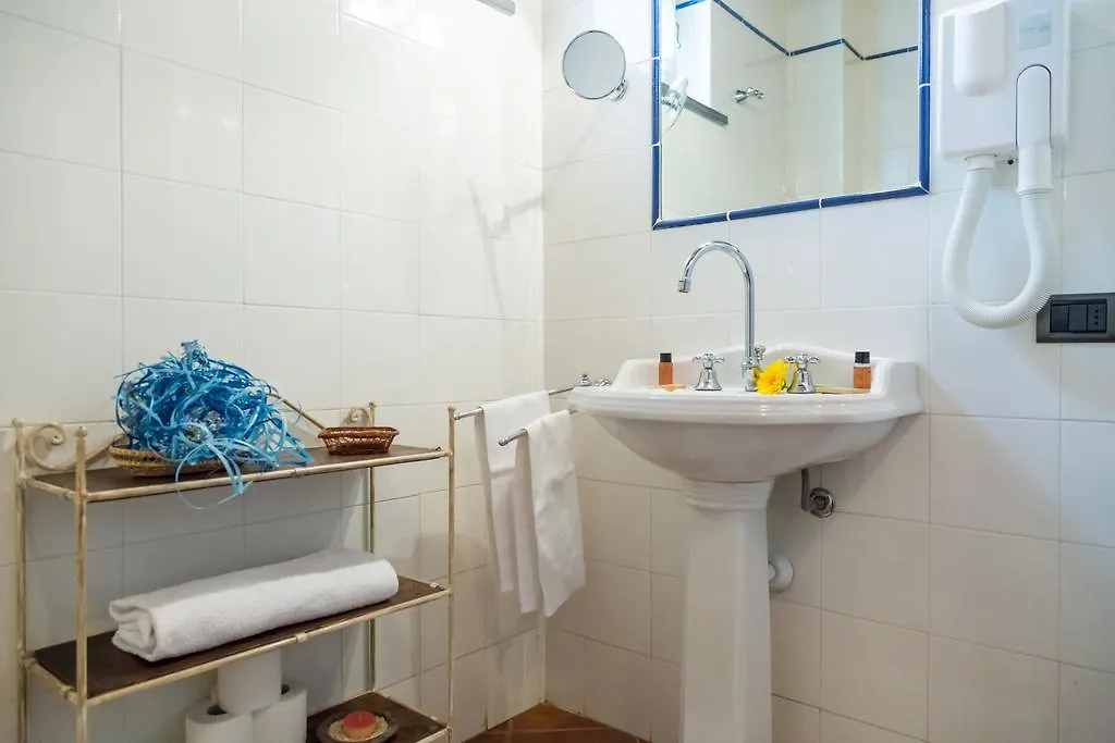 Montecorneo Country House Ponte San Giovanni 2*,  Italien